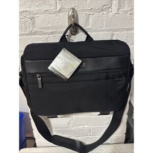 KENNETH COLE REACTION R-Tech Black laptop‎ bag with shoulder strap very nice!